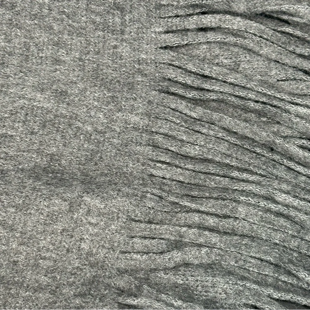 NWT Lucky Brand Gray Soft Brushed Scarf w/ Fringe‎